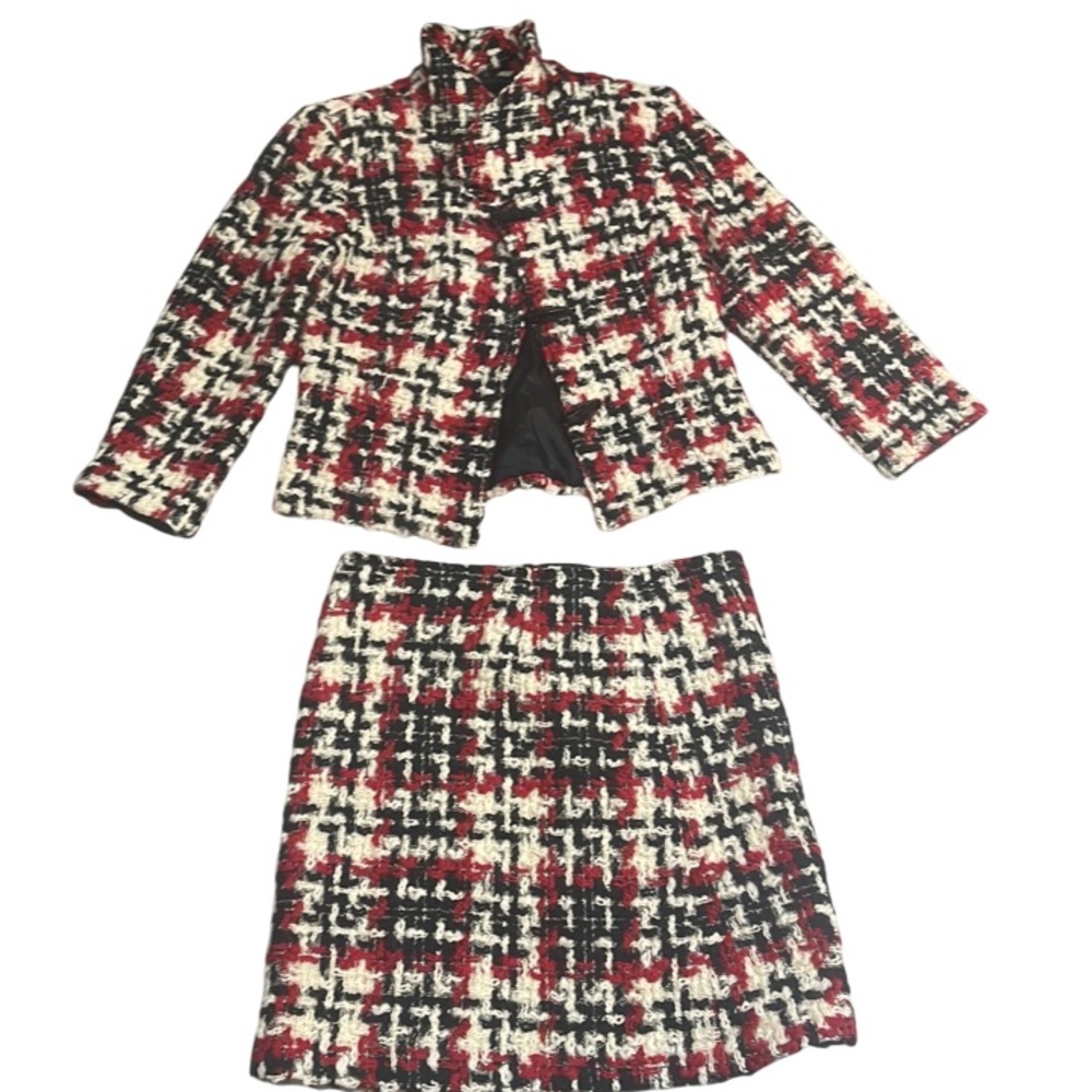 Never Used Set of Coat Size 6 and Skirt Size 4 David Meister